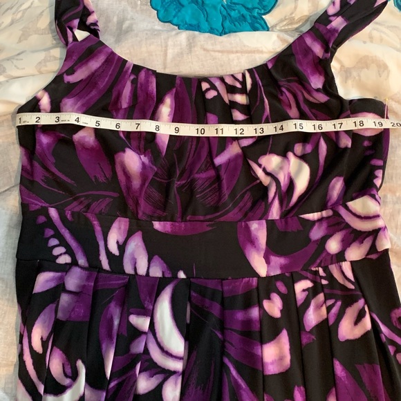 Dress - Picture 5 of 5